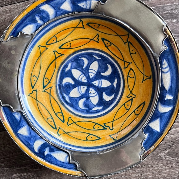 Safi Signed Vintage Moroccan Hand Painted Fish Pottery Wall Plate Bowl Metal Rim - Picture 4 of 11